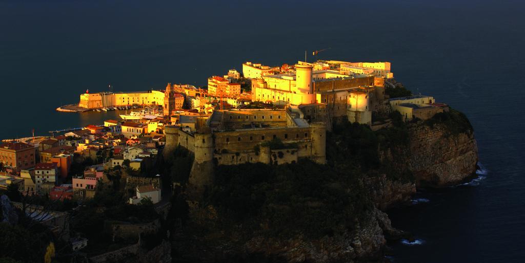 Medieval Flat Lägenhet Gaeta Exteriör bild